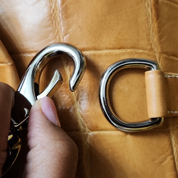 Dooney & Bourke Tan Croc Embossed Leather Shoulder Bag - Picture 11 of 16